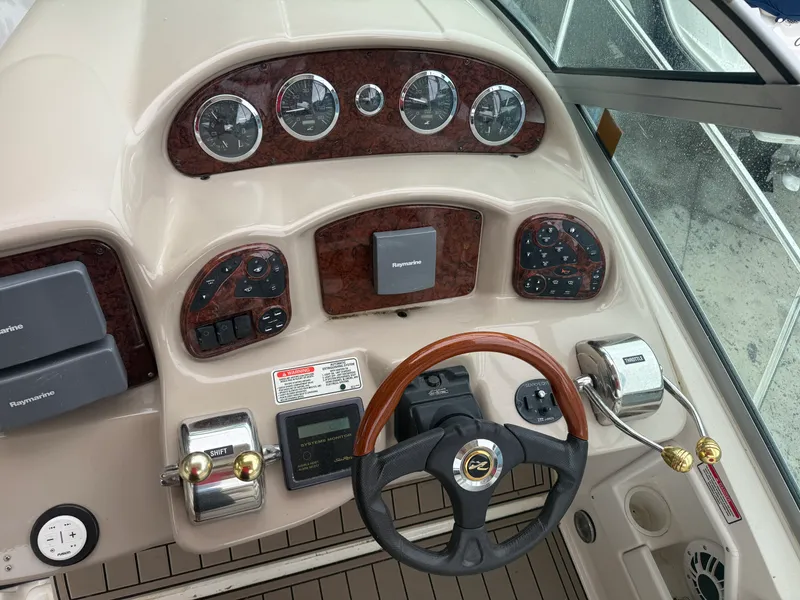 Slide: The Image of Sea Ray Sundancer 320 2003 - 7