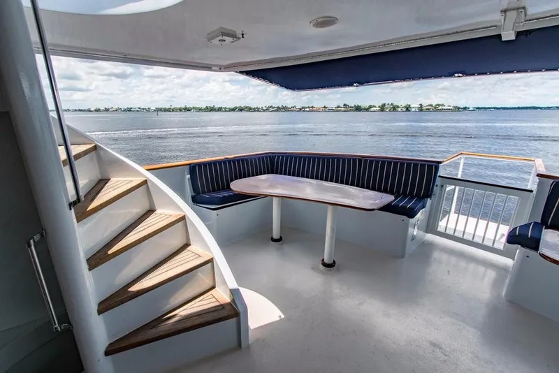 Slide: The Image of Benetti Custom Lloyds M.Y. 1983 - 54