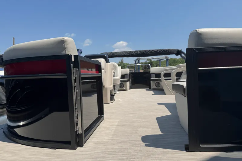 Slide: The Image of Harris 210 Breeze 2025 - 15