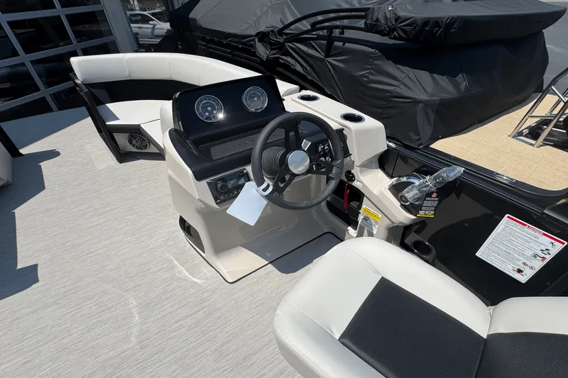 Slide: The Image of Harris 210 Breeze 2025 - 7