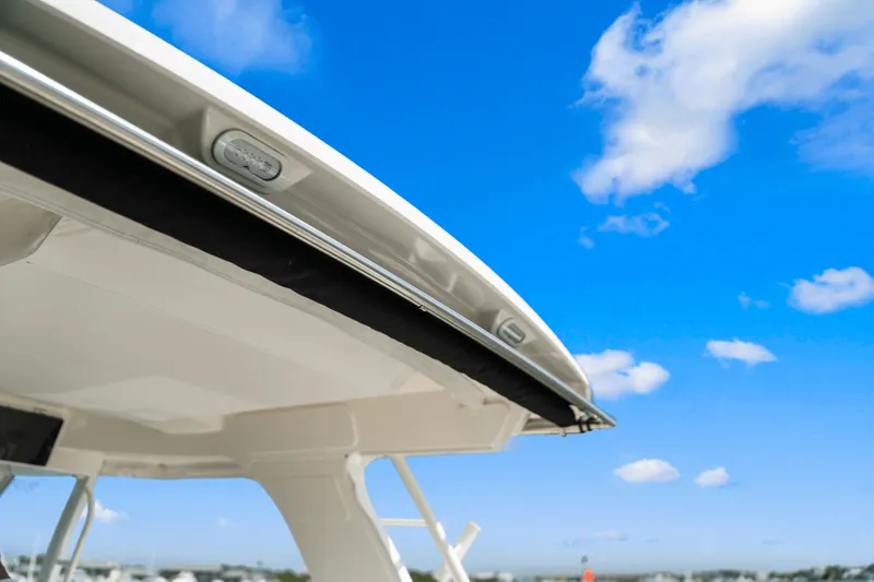 Slide: The Image of Boston Whaler 350 REALM 2022 - 44