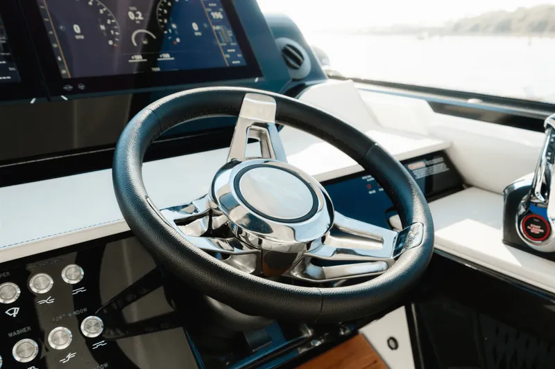 Slide: The Image of Sea Ray 370 SUNDANCER OB 2023 - 15