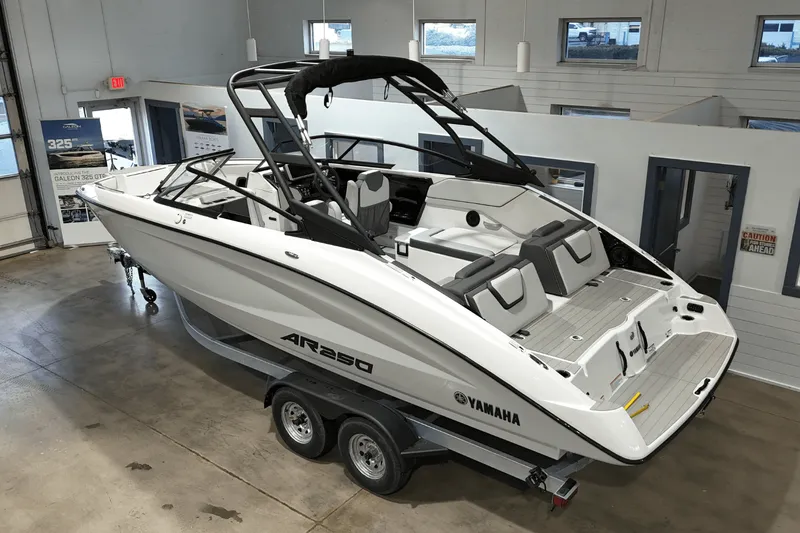 Slide: The Image of Yamaha AR250 2025 - 3