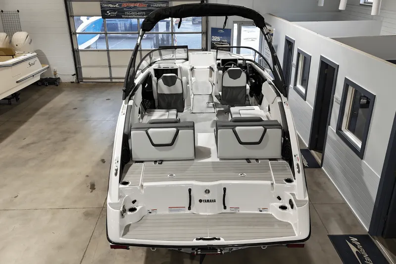 Slide: The Image of Yamaha AR250 2025 - 4