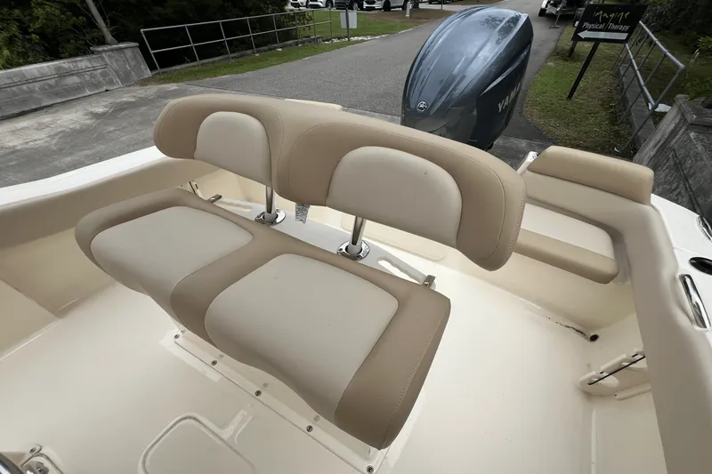 Slide: The Image of Scout 195 Sportfish 2025 - 3