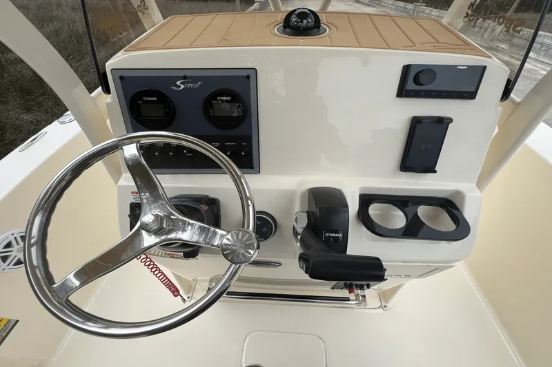 Slide: The Image of Scout 195 Sportfish 2025 - 4