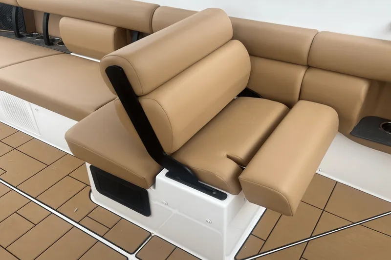 Slide: The Image of Aviara AV36 Outboard 2022 - 12