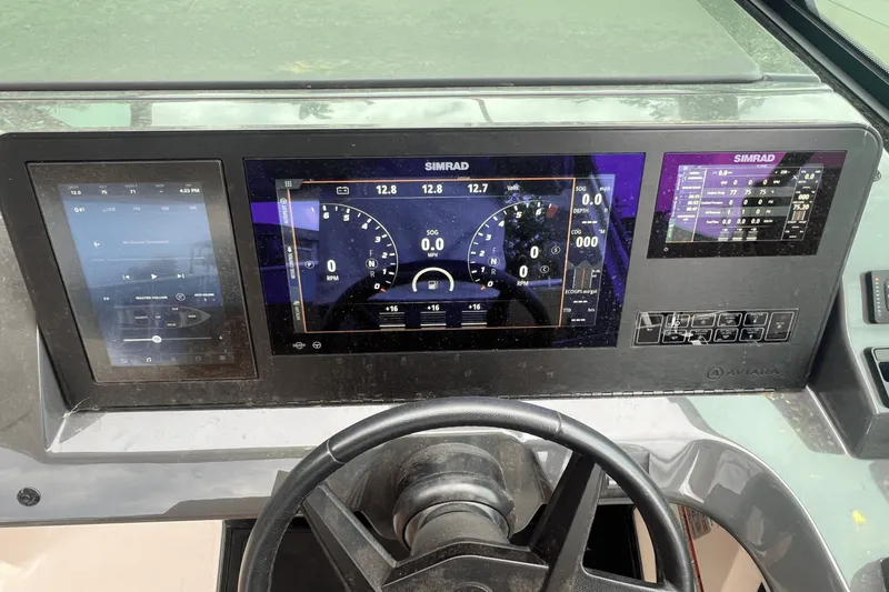 Slide: The Image of Aviara AV36 Outboard 2022 - 13