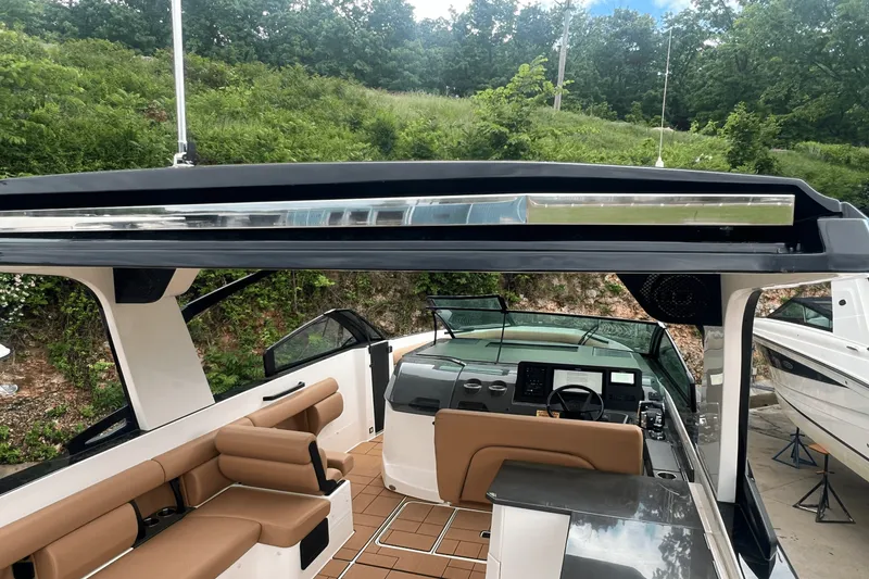 Slide: The Image of Aviara AV36 Outboard 2022 - 16