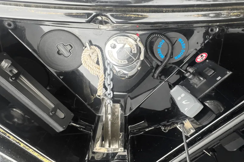 Slide: The Image of Aviara AV36 Outboard 2022 - 21