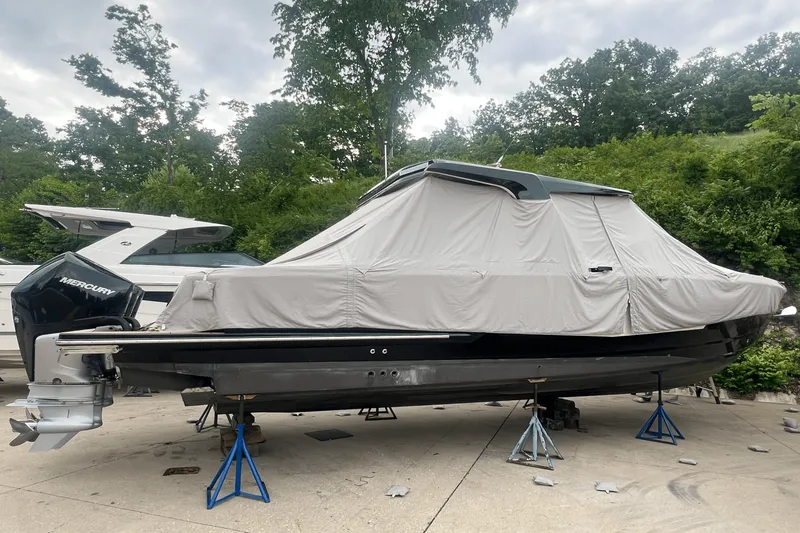 Slide: The Image of Aviara AV36 Outboard 2022 - 3