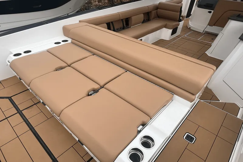 Slide: The Image of Aviara AV36 Outboard 2022 - 7