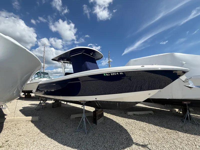 The Image of Robalo R272 2021 - 0
