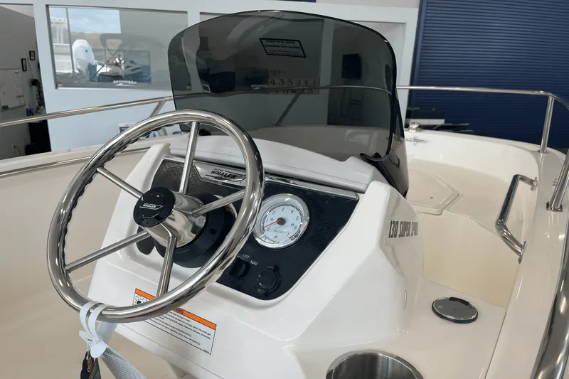 Slide: The Image of Boston Whaler 130 Super Sport 2025 - 6