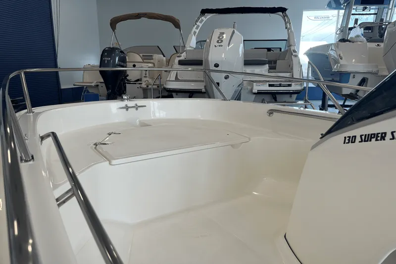 Slide: The Image of Boston Whaler 130 Super Sport 2025 - 8
