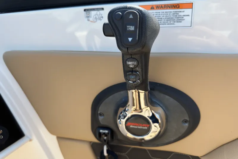 Slide: The Image of Sea Ray 270 SDX 2020 - 11