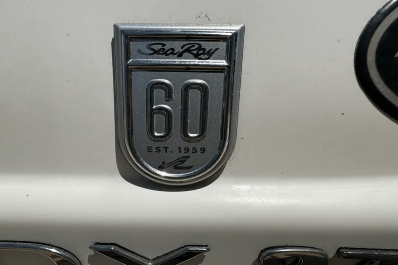 Slide: The Image of Sea Ray 270 SDX 2020 - 6