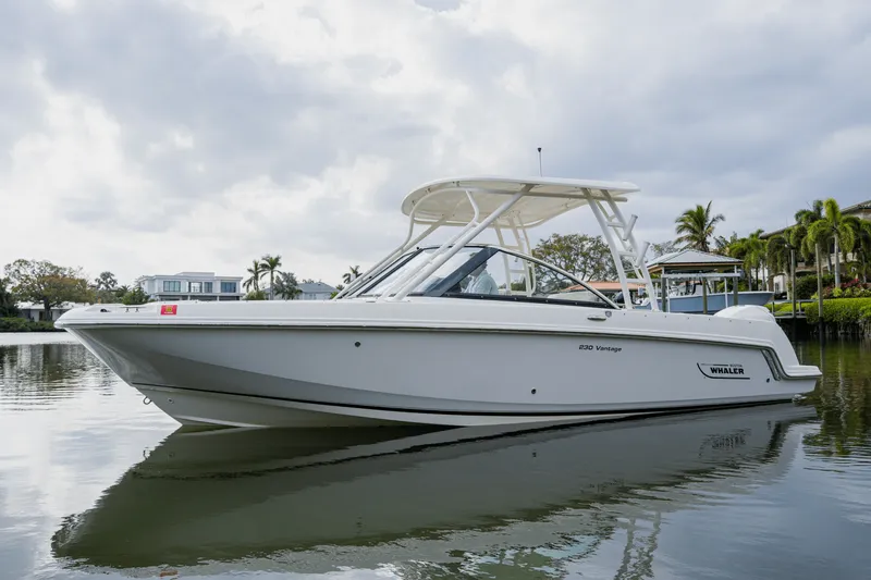 The Image of Boston Whaler 230 VANTAGE 2018 - 0