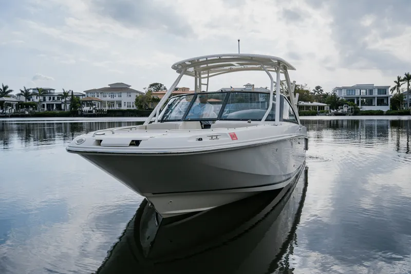 Slide: The Image of Boston Whaler 230 VANTAGE 2018 - 17