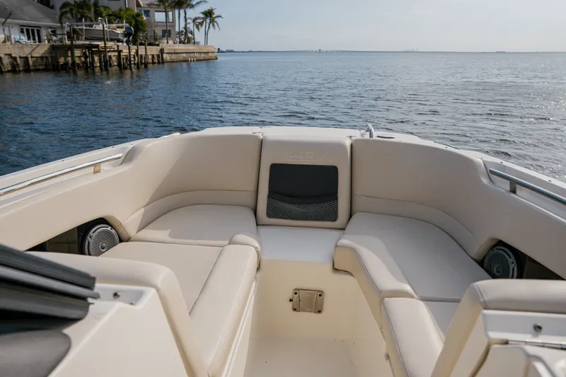 Slide: The Image of Boston Whaler 230 VANTAGE 2018 - 37