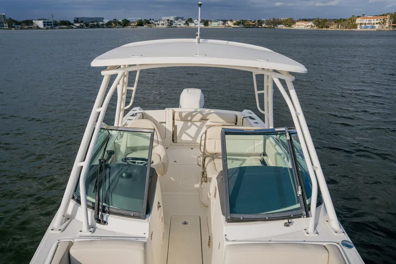 Slide: The Image of Boston Whaler 230 VANTAGE 2018 - 47