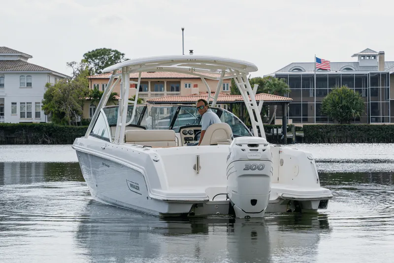 Slide: The Image of Boston Whaler 230 VANTAGE 2018 - 9