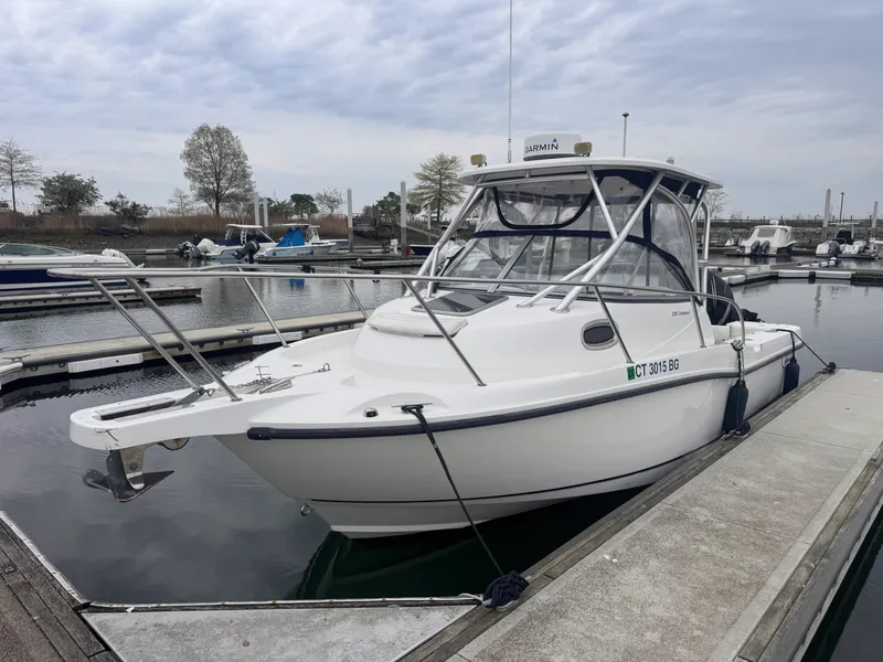 The Image of Boston Whaler 235 CONQUEST 2012 - 0