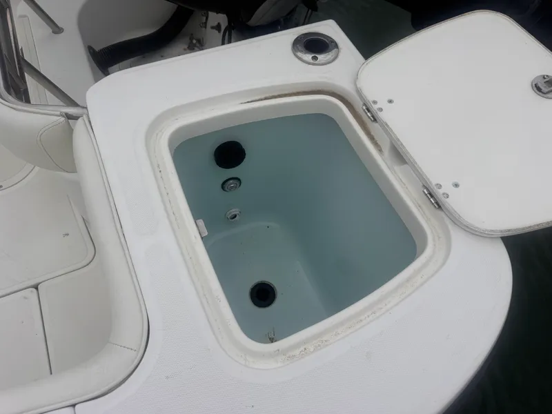 Slide: The Image of Boston Whaler 235 CONQUEST 2012 - 10