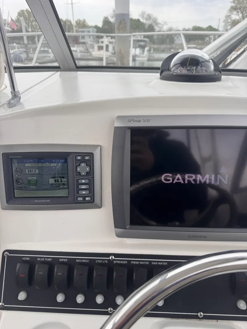 Slide: The Image of Boston Whaler 235 CONQUEST 2012 - 16