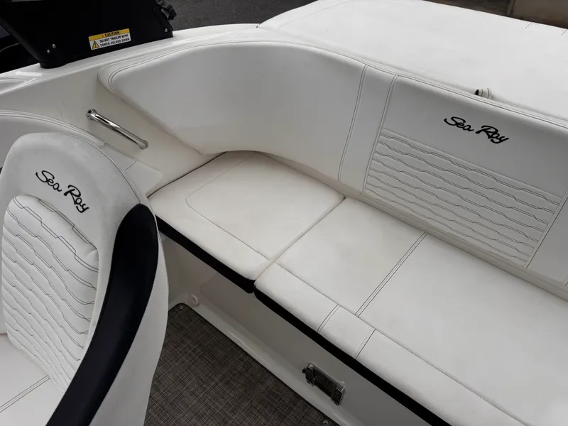 Slide: The Image of Sea Ray 190 SPX OB 2021 - 12
