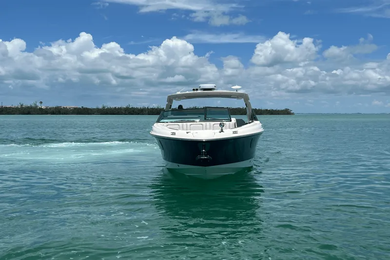 Slide: The Image of Sea Ray 400 SLX OB 2020 - 10