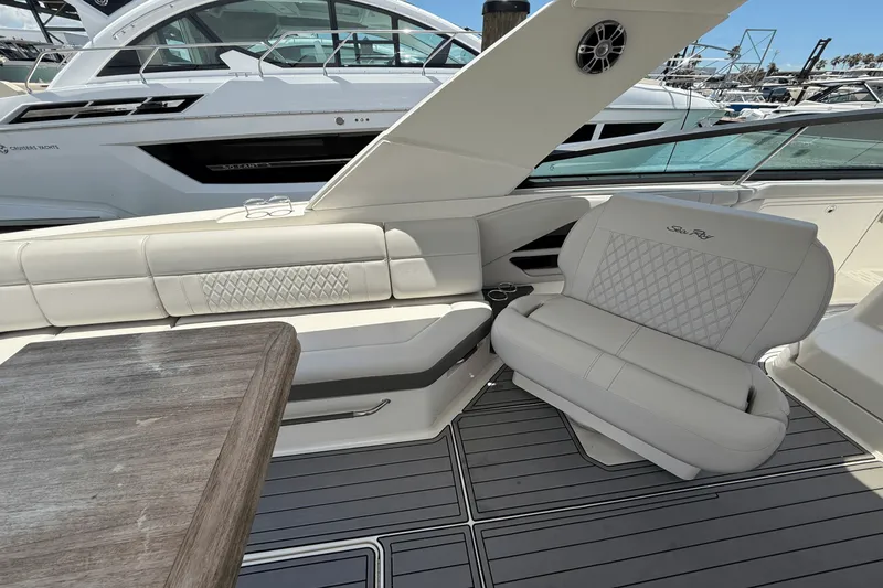 Slide: The Image of Sea Ray 400 SLX OB 2020 - 22