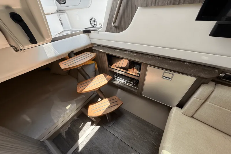 Slide: The Image of Sea Ray 400 SLX OB 2020 - 23