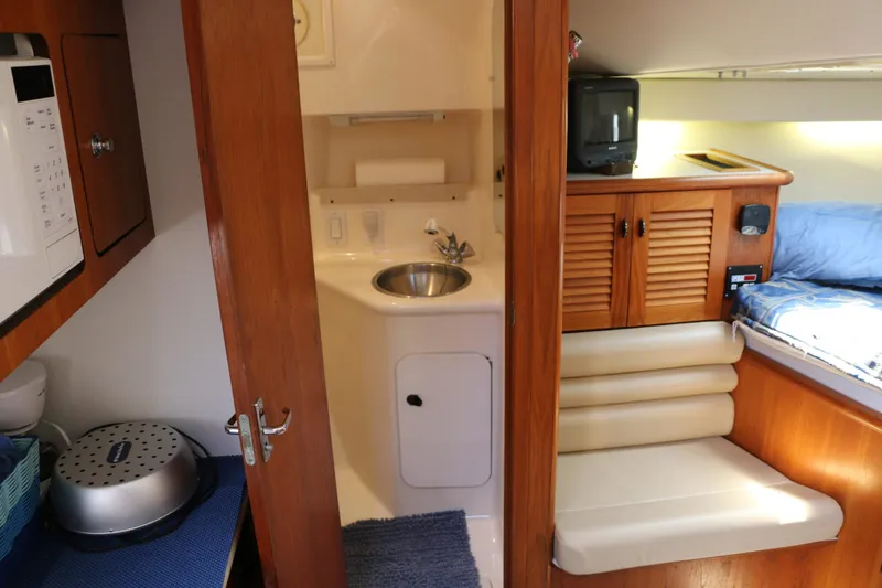 Slide: The Image of Pursuit 3000 Offshore 2001 - 18