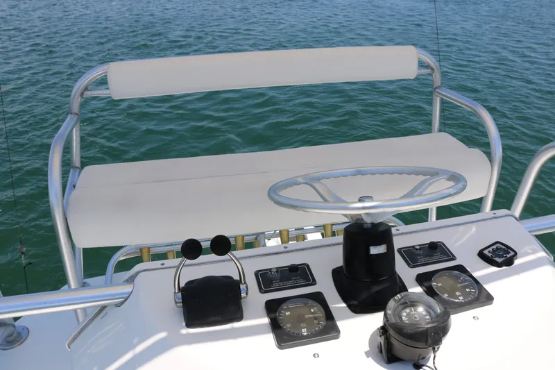 Slide: The Image of Pursuit 3000 Offshore 2001 - 5