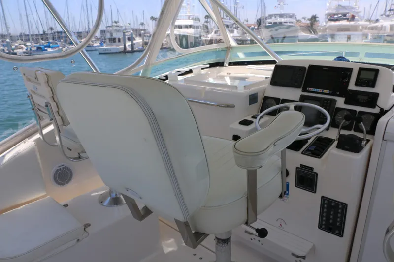 Slide: The Image of Pursuit 3000 Offshore 2001 - 8