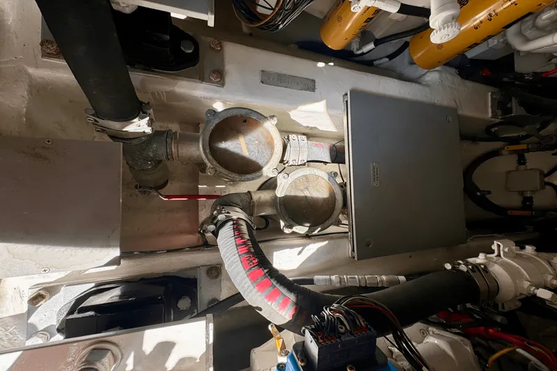 Slide: The Image of Azimut 50 FLYBRIDGE 2007 - 23