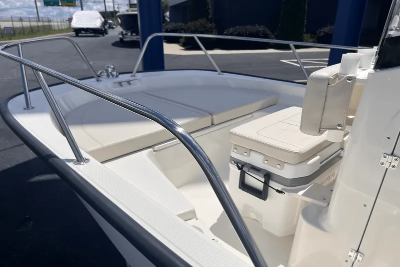 Slide: The Image of Boston Whaler 150 Montauk 2025 - 3