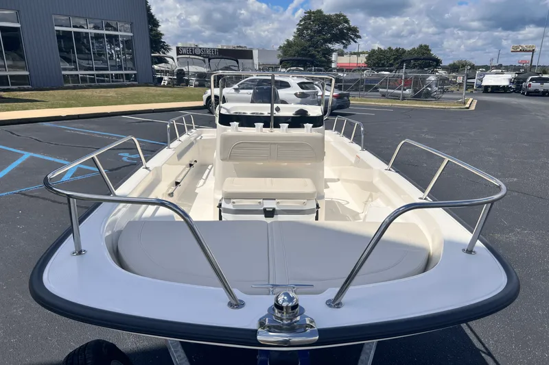 Slide: The Image of Boston Whaler 150 Montauk 2025 - 4