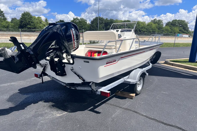 Slide: The Image of Boston Whaler 150 Montauk 2025 - 7