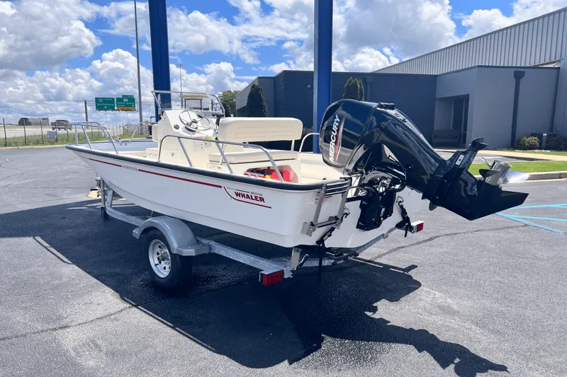 Slide: The Image of Boston Whaler 150 Montauk 2025 - 8