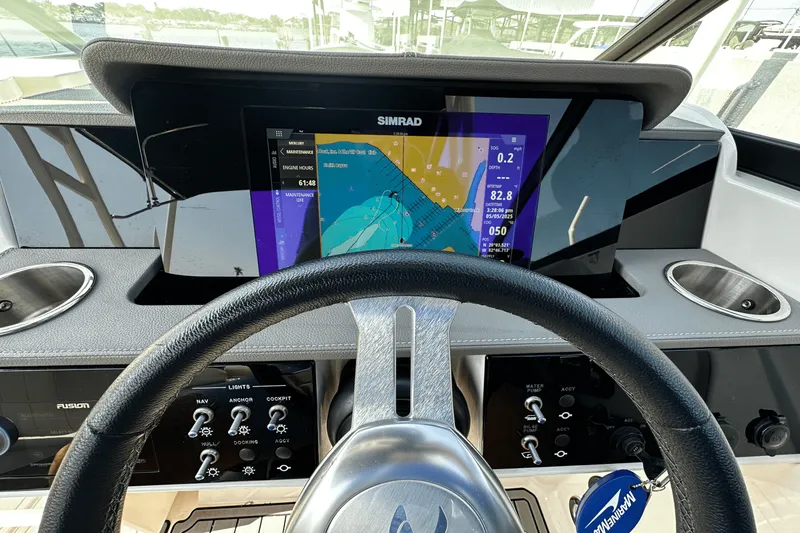 Slide: The Image of Sea Ray 250 SDX-OB 2023 - 34