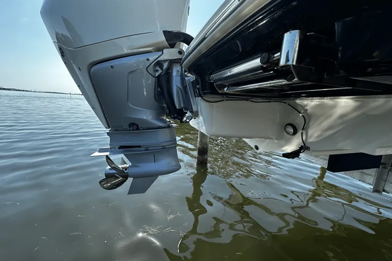 Slide: The Image of Sea Ray 250 SDX-OB 2023 - 6