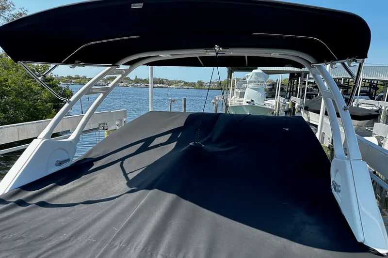 Slide: The Image of Sea Ray 250 SDX-OB 2023 - 7