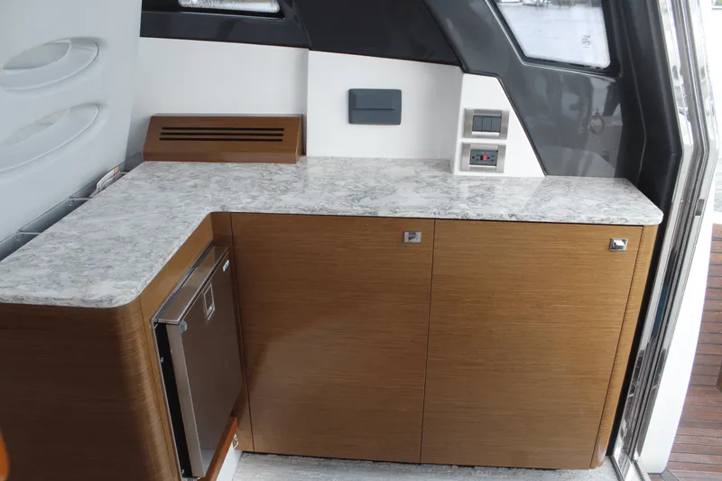 Slide: The Image of Ocean Alexander 45 DIVERGENCE COUPE 2021 - 14