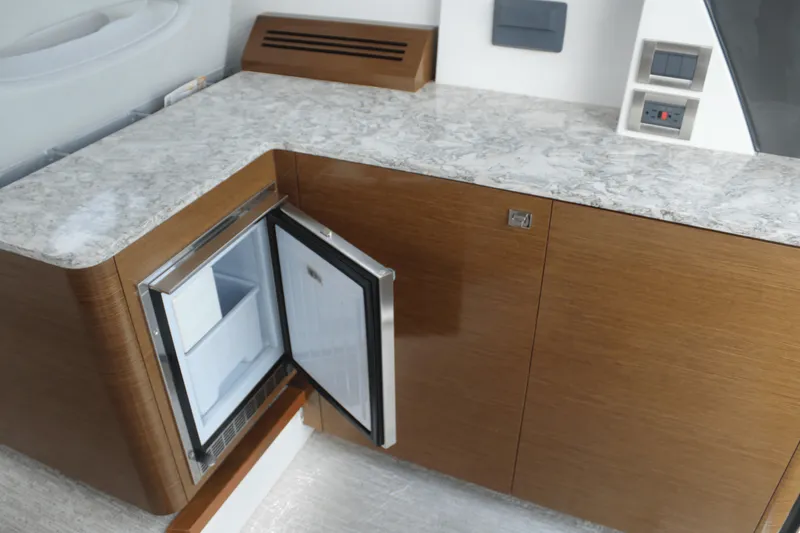 Slide: The Image of Ocean Alexander 45 DIVERGENCE COUPE 2021 - 15