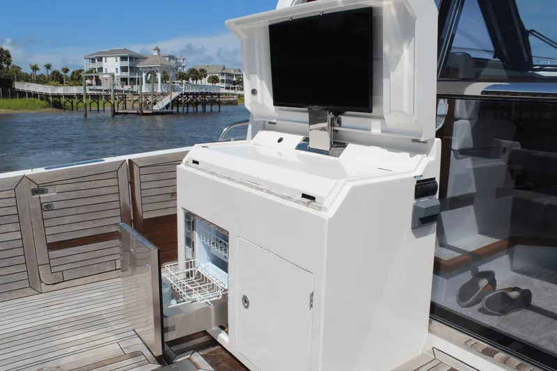 Slide: The Image of Ocean Alexander 45 DIVERGENCE COUPE 2021 - 26