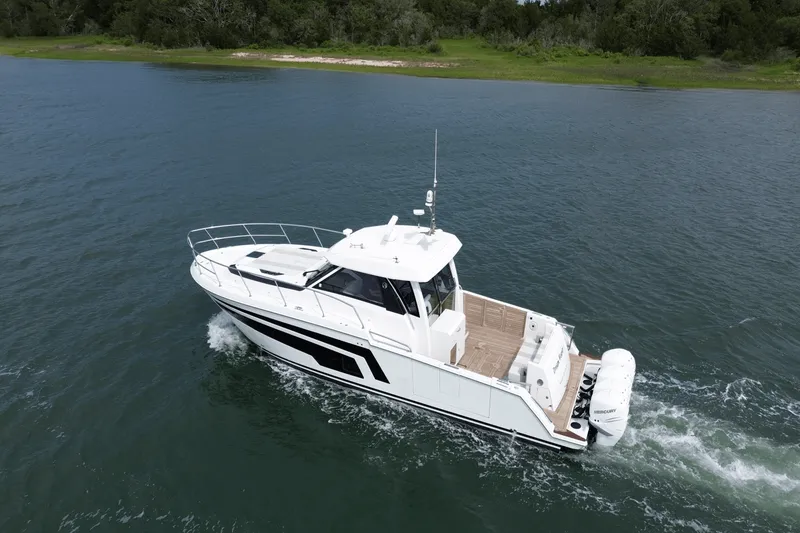 Slide: The Image of Ocean Alexander 45 DIVERGENCE COUPE 2021 - 3