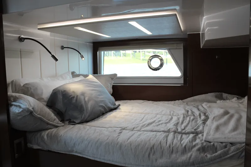 Slide: The Image of Ocean Alexander 45 DIVERGENCE COUPE 2021 - 30