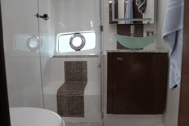 Slide: The Image of Ocean Alexander 45 DIVERGENCE COUPE 2021 - 34